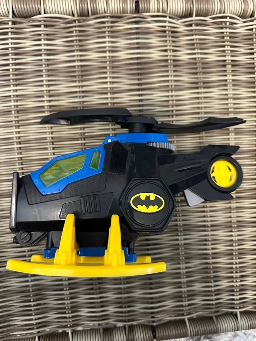 Imaginext DC Super Friends Batman Figure & Bat Helicopter Claw Copter